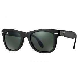 Ray Ban RB4105 Wayfarer Folding Classic sunglasses – Black Frame / Green Classic G-15 Lens