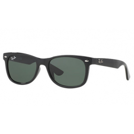 Ray Bans RB9052S New Wayfarer Junior sunglasses – Black Frame / Green Classic Lens